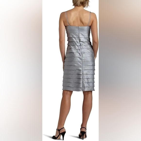 Jessica Howard Silver Metallic Ruffled Cocktail Mini Dress in 14 - Picture 2 of 8